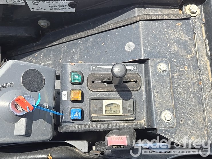 2022-deere-26g-image-67