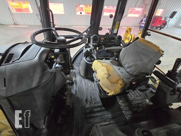 2011-deere-310sj-image-18