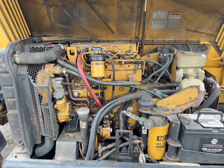 1996-caterpillar-th83-image-13