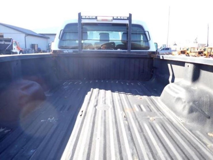 2016-ford-f350-xlt-image-33