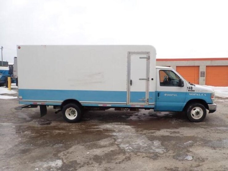 2009-ford-e450-image-5