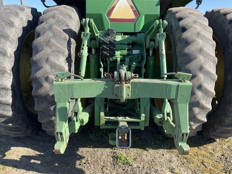 john-deere-8210-image-5