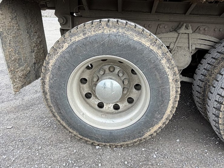 #31720-•-1999-volvo-tri-axle-dump-truck-image-15