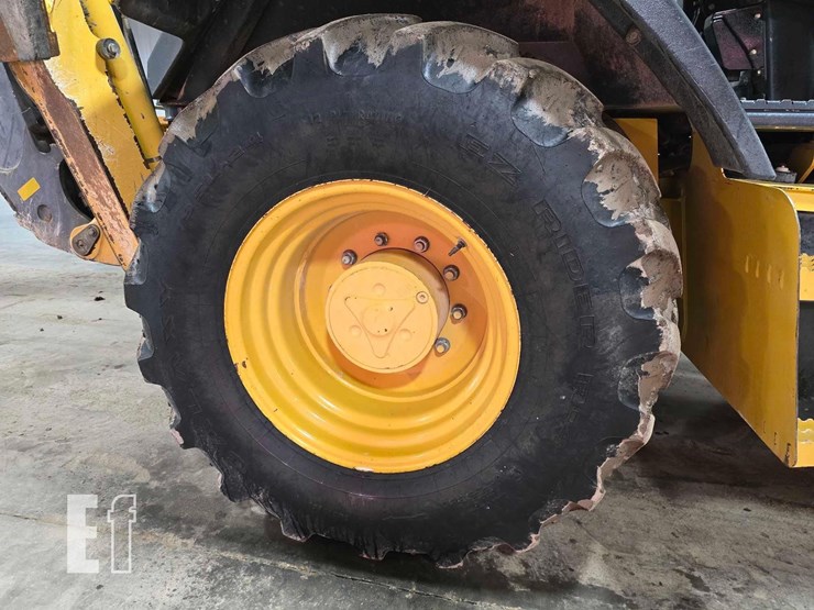 2013-deere-310k-image-32