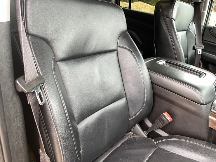 2015-chevrolet-suburban-image-53