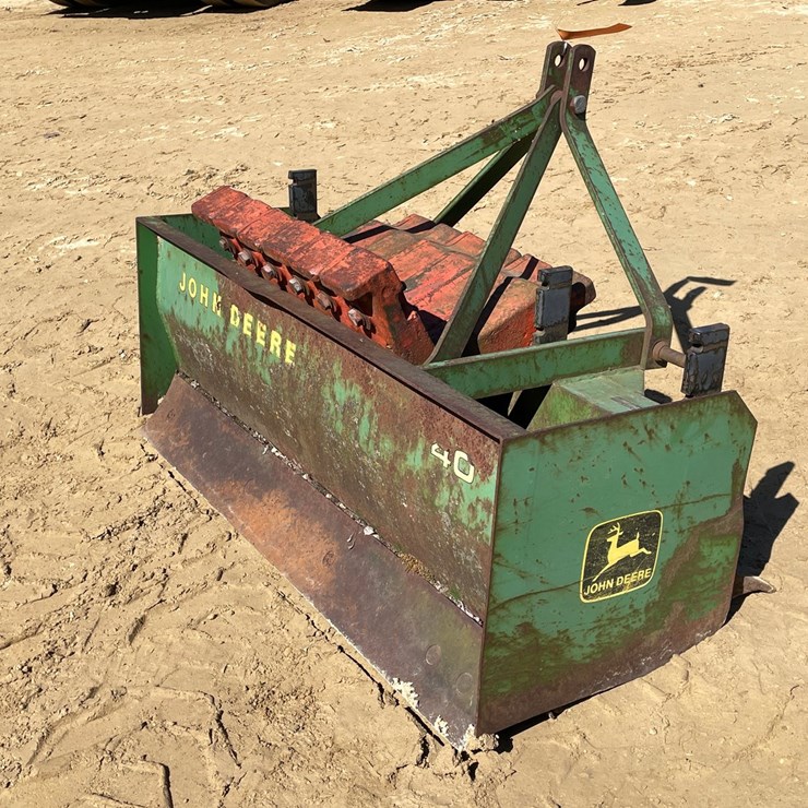 #3966 • John Deere Scraper Box