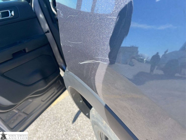 2019-ford-explorer-image-26