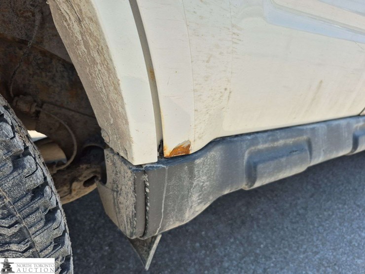 2010-ford-escape-image-31