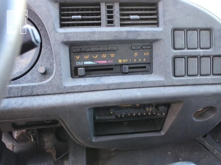 2000-isuzu-ftr-image-15