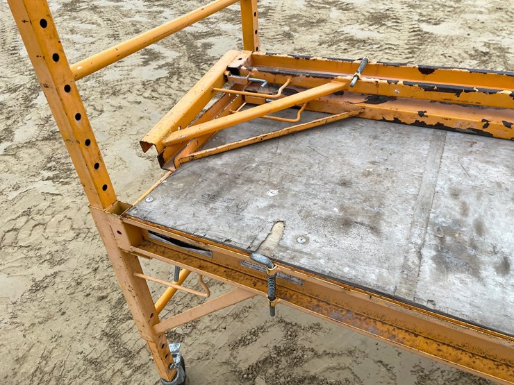 #3948-•-(2)-rolling-bil-jax-scaffolding-image-9