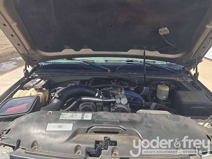 2002-chevrolet-silverado-2500hd-image-38