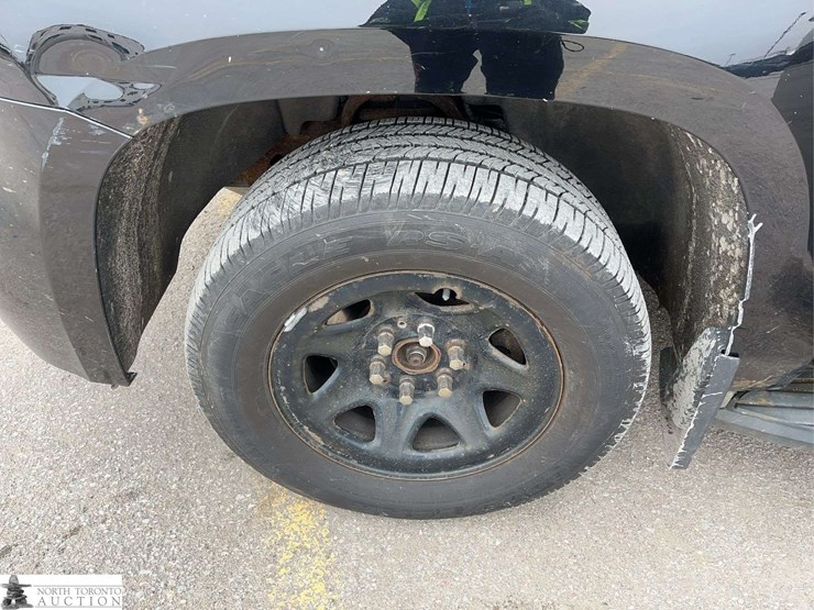 2016-chevrolet-tahoe-image-23