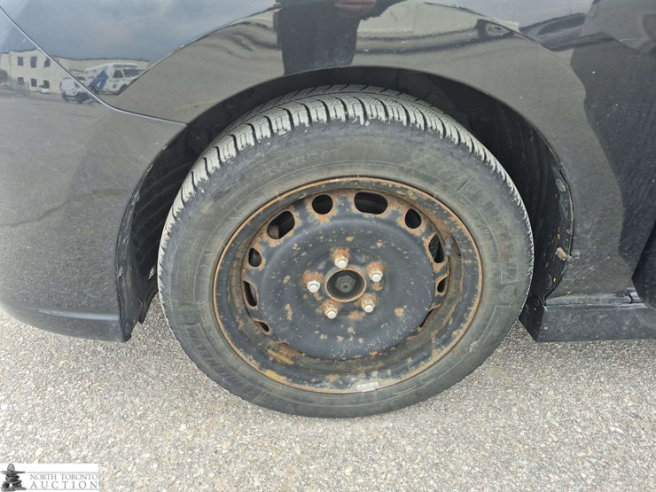 2014-mazda-mazda5-image-22