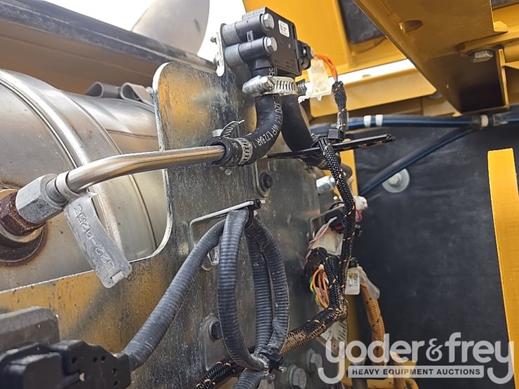 2019-caterpillar-336-image-104