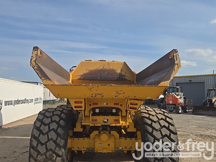 2022-deere-260e-image-74