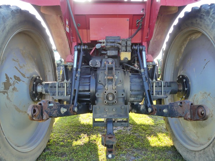 case-ih-farmall-140a-image-5