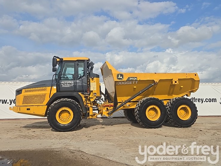 2022-deere-260e-image-2