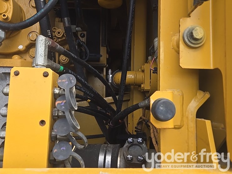 2017-caterpillar-336fl-image-44