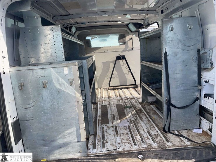 2015-ford-transit-image-19