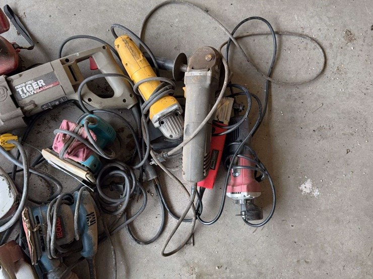 assorted-power-tools-including-sanders,-grinders,-and-reciprocating-saw-image-3