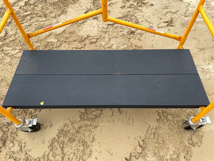 #3949-•-(2)-rolling-metal-carts-image-6