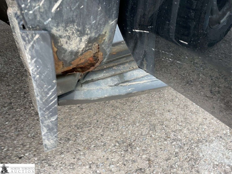 2017-chevrolet-tahoe-image-27