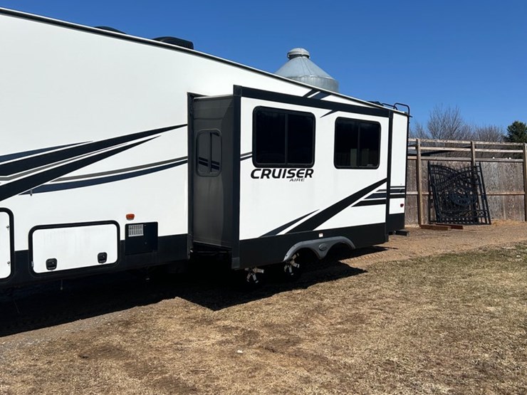 #200-•-2019-cruiser-aire-30bh-fifth-wheel-trailer-(prairie-farm)-(wi-title-in-delay)-image-6
