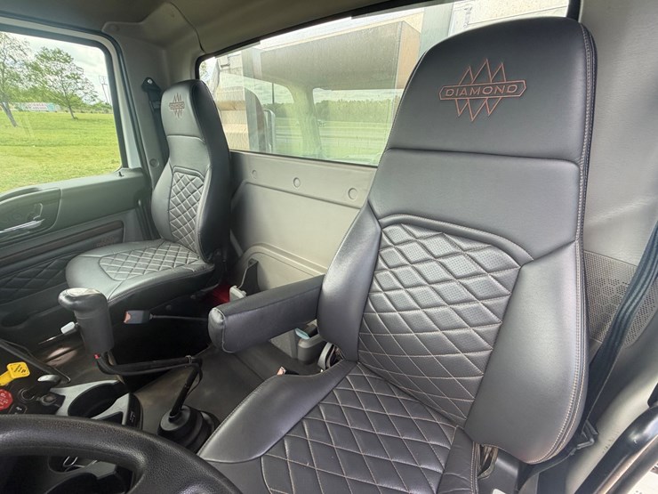 2024-international-hx620-image-29