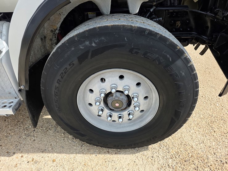 2022-westernstar-daycab-4700-concrete-mixer-truck-image-15