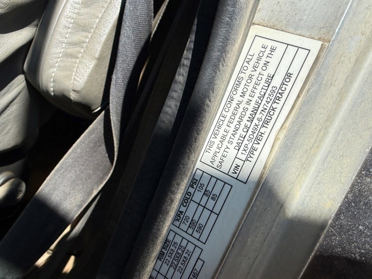 2007-peterbilt-379-image-13