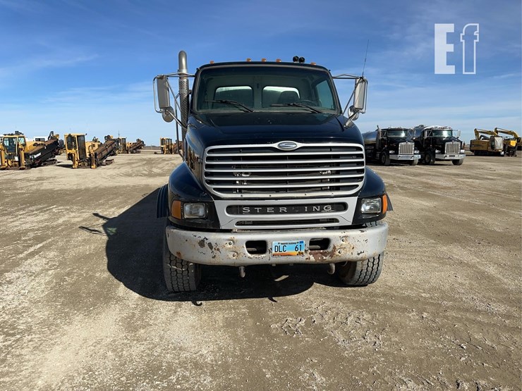 2005-sterling-lt9500-image-8