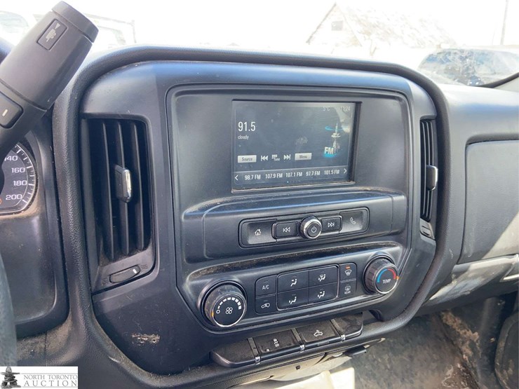 2017-chevrolet-silverado-1500-image-9