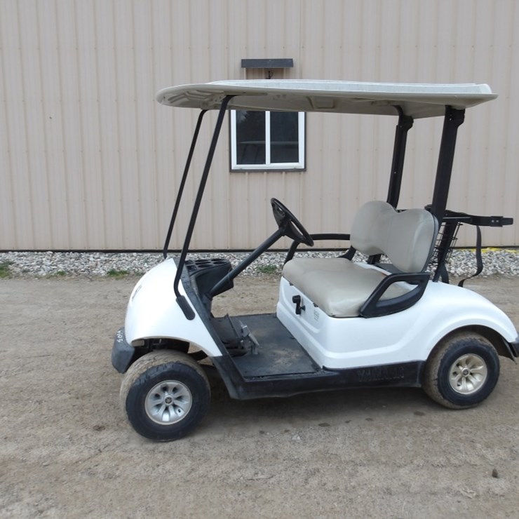 #6605 • Yamaha G16 Gas Golf Cart