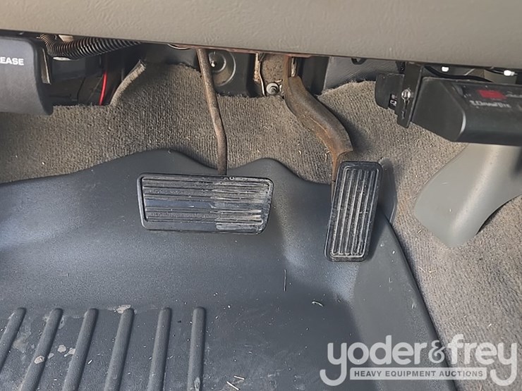 2002-chevrolet-silverado-2500hd-image-99