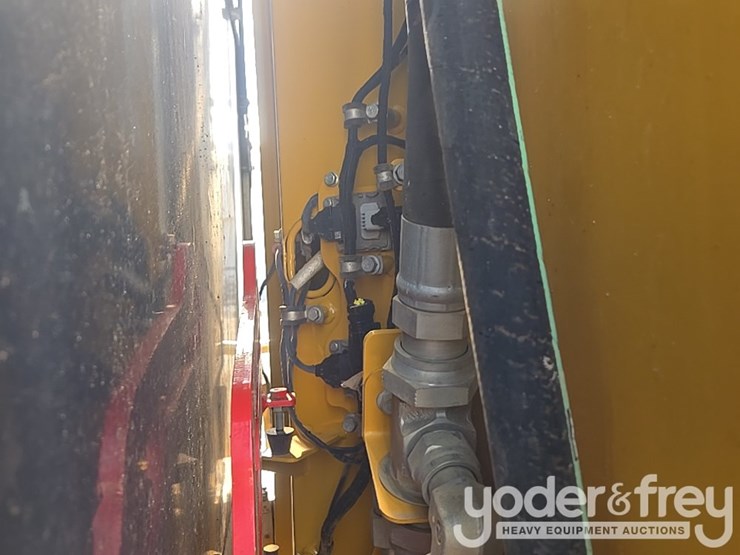 2022-deere-260e-image-48