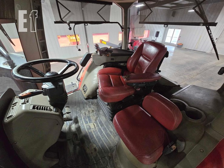 2016-case-ih-magnum-310-cvt-image-12