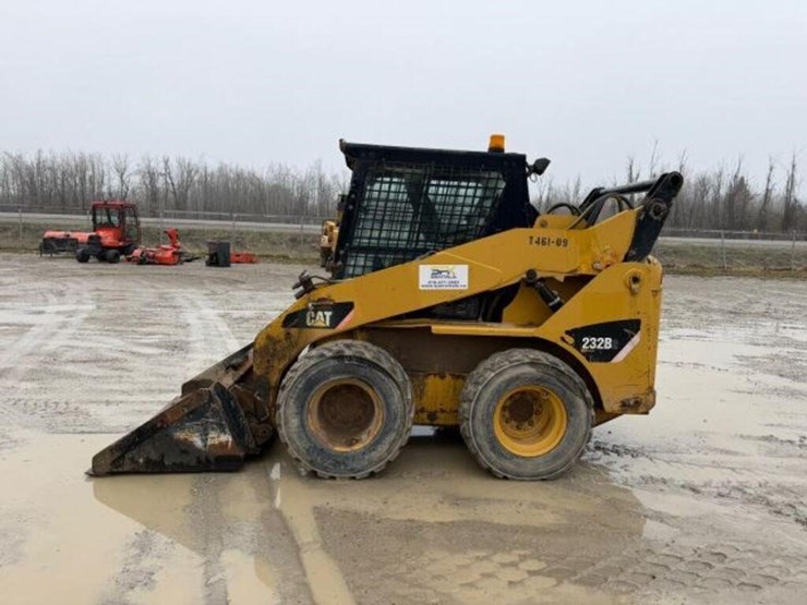 2009-caterpillar-232b2-image-5