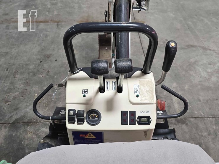 2022-bobcat-e10-image-18