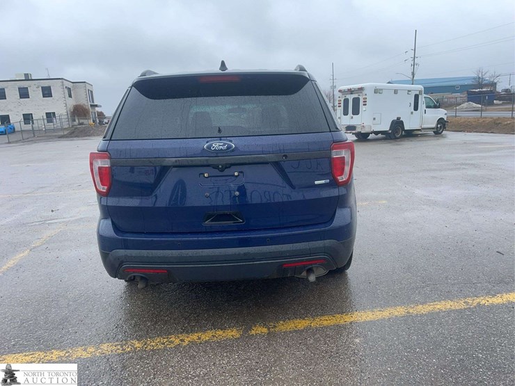 2016-ford-explorer-image-6