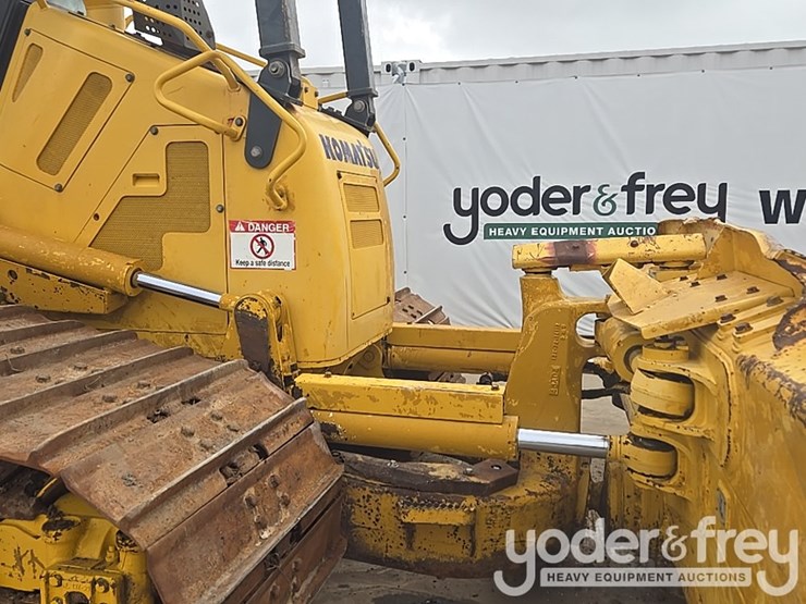 2014-komatsu-d61px-23-image-31