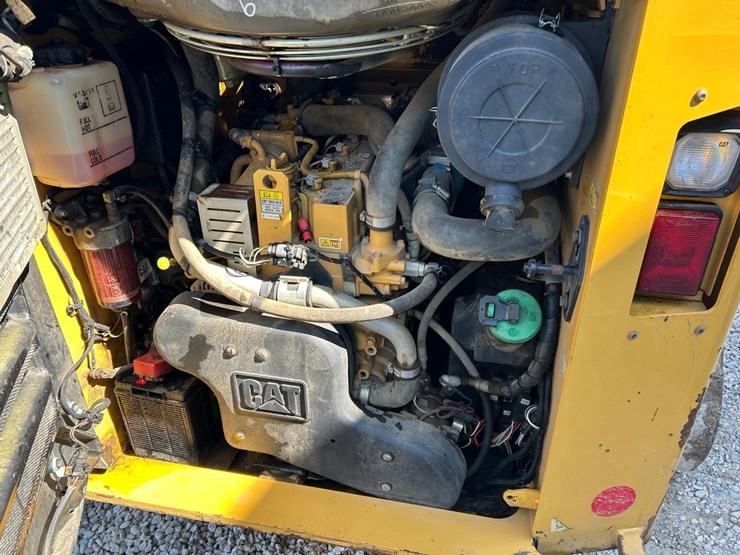 2015-caterpillar-289d-image-16