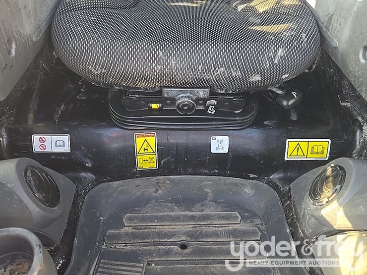 2021-caterpillar-289d3-image-76