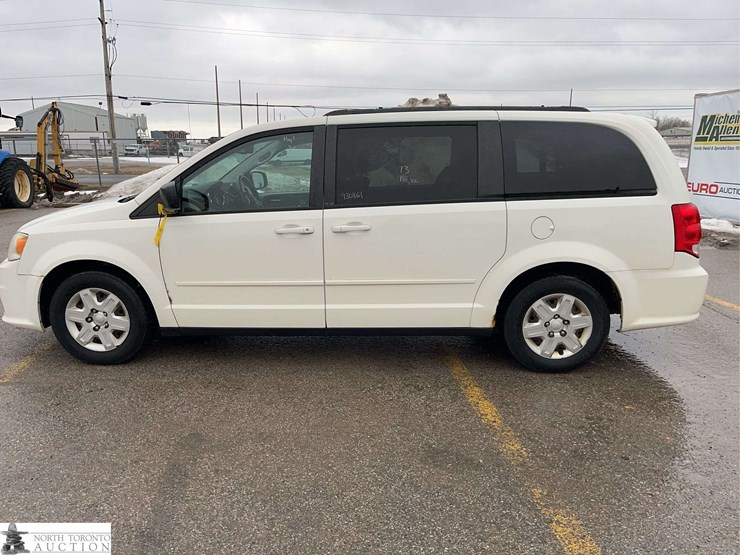 2013-dodge-grand-caravan-se-image-8