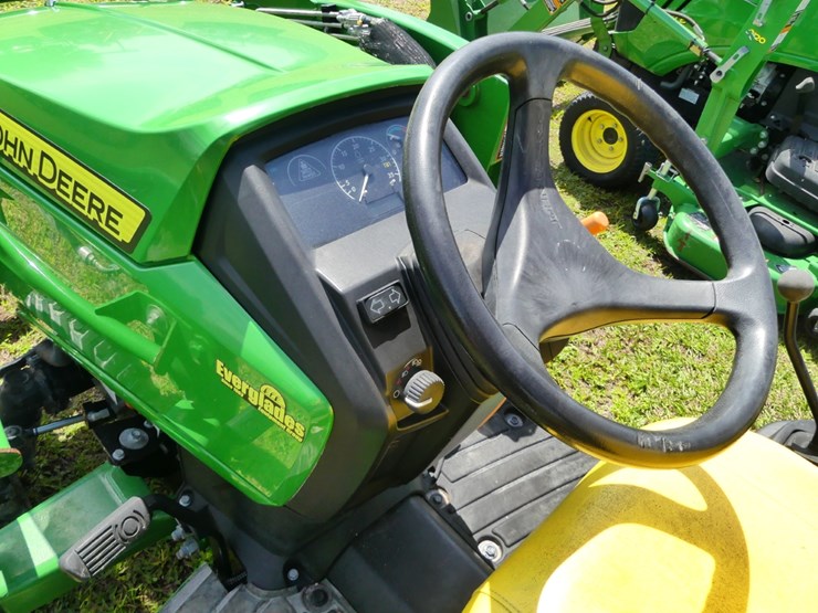 2022-john-deere-1025r-image-12