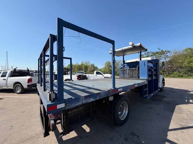 2007-kenworth-t300-image-3