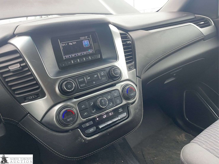 2017-chevrolet-tahoe-image-13