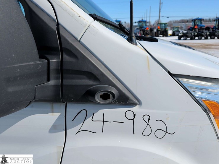 2016-ford-transit-image-24