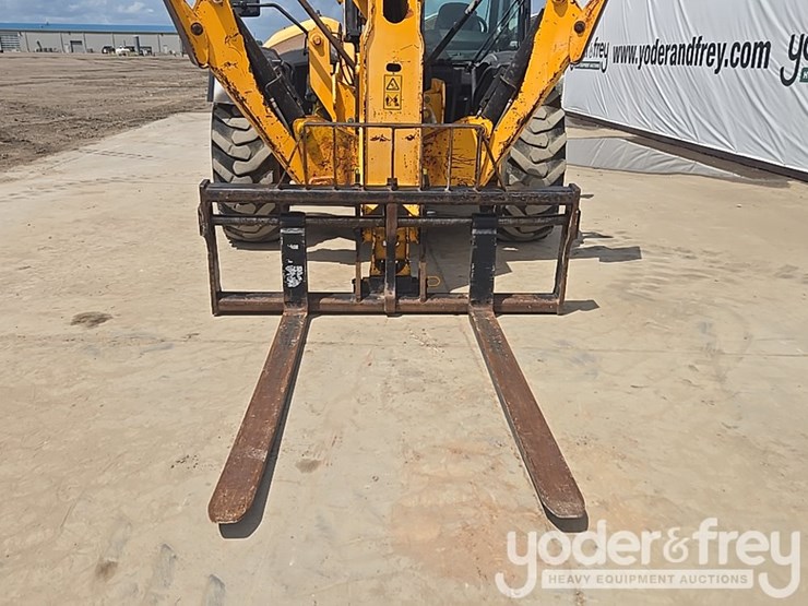 2018-jcb-512-56-image-10