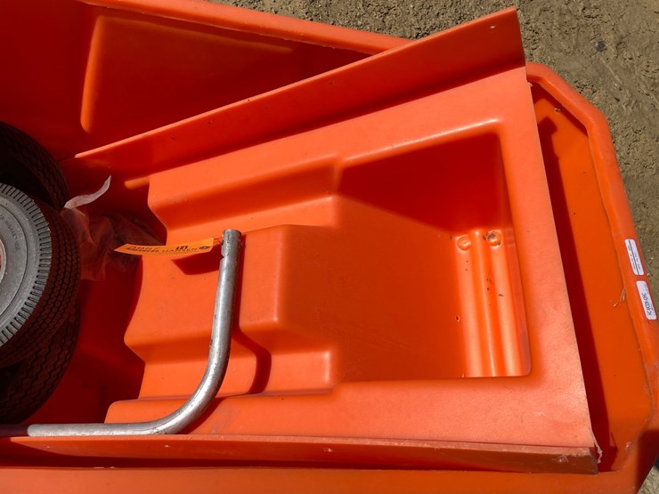 #3957-•-highcroft-feed-cart-image-9