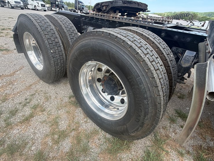 2024-international-hx620-image-24